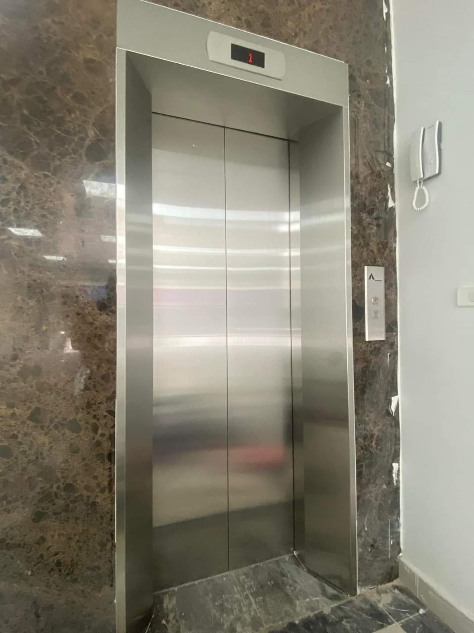 Mình cho thuê nhà đẹp, căn góc, Nguyễn Thị Định, 93m2x 4T vỉa hè 31 Tr - Ảnh chính